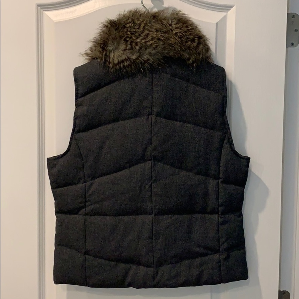 NWT THE LIMITED Faux Fur Down Puffer Vest Jacket - Picture 5 of 9
